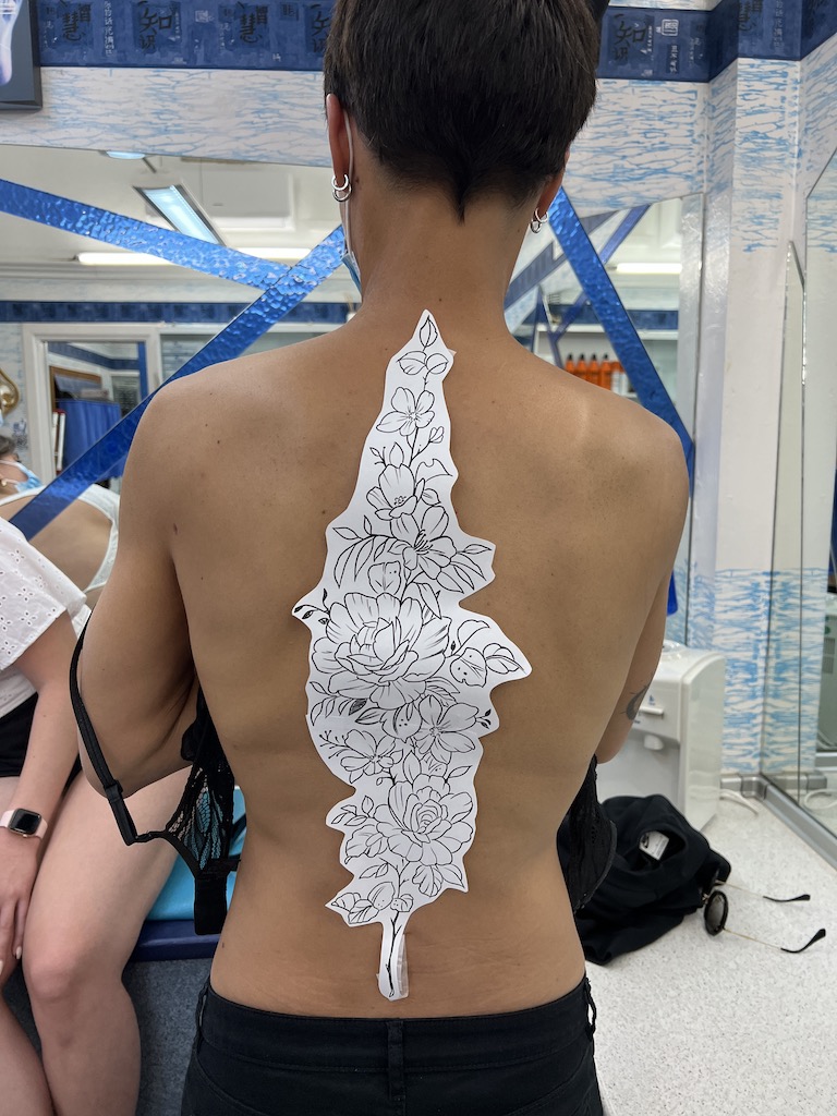 Proceso de tatuaje en Lucifer Tattoo