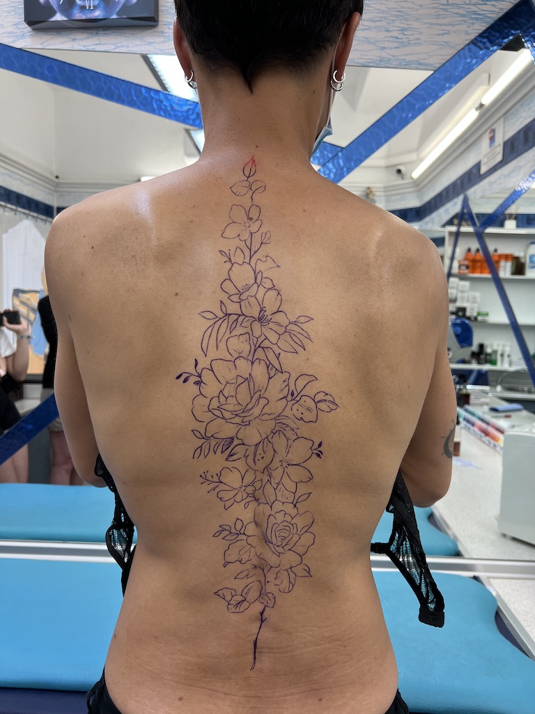 Proceso de tatuaje en Lucifer Tattoo