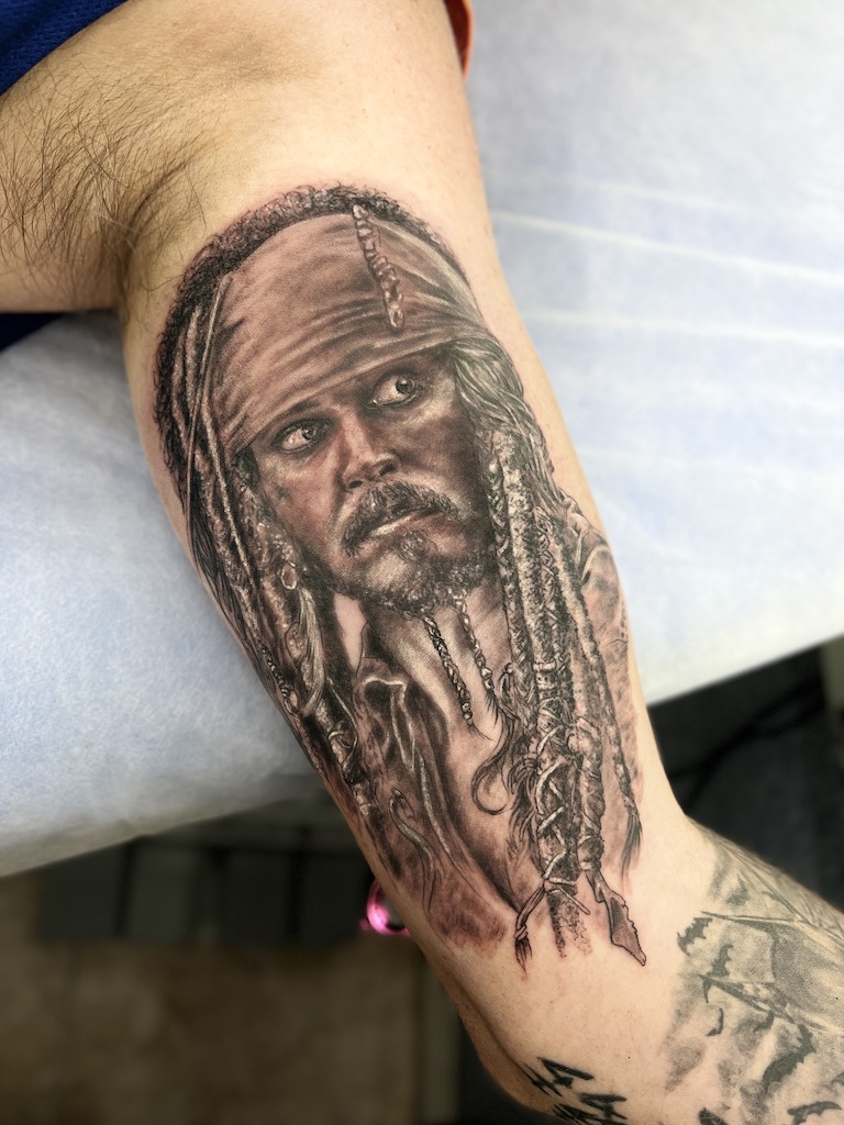 Proceso de tatuaje en Lucifer Tattoo